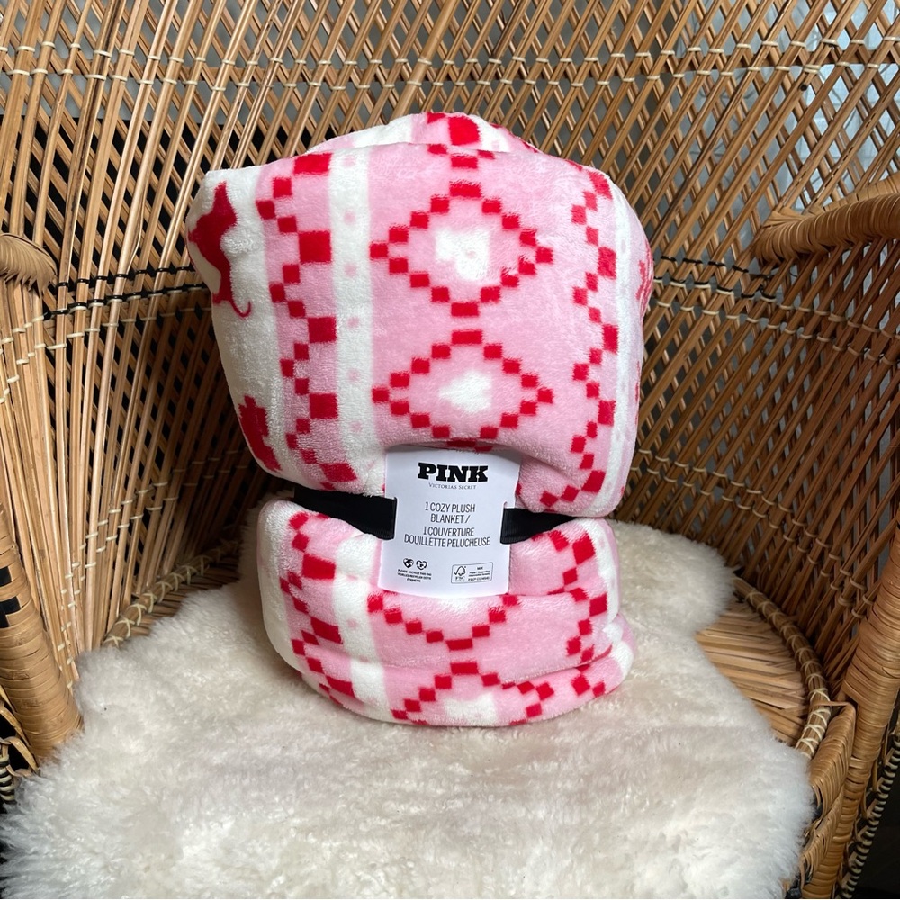 NET PINK Victoria's Secret Cozy Plush Blanket - Pink and Red Pattern